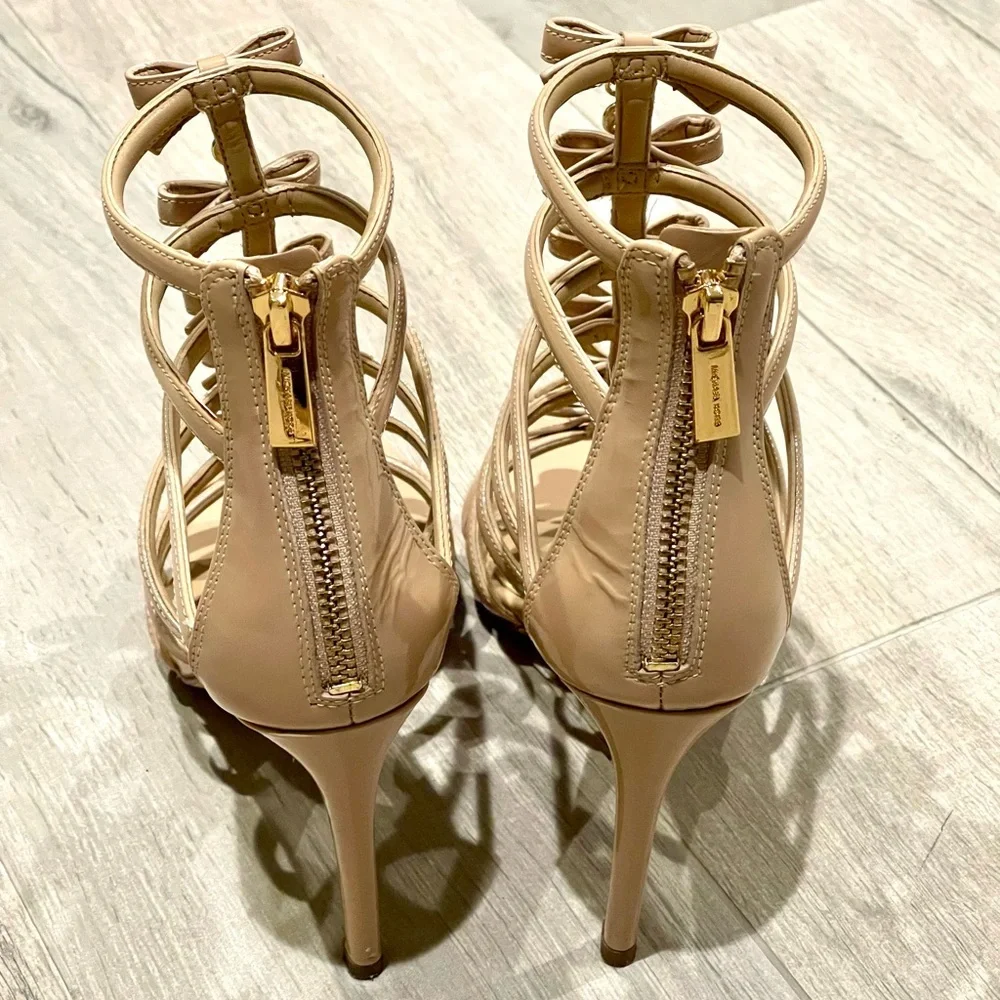 Michael Kors Veronica Patent Caged Strappy Beige LT Blush Sandals Bows Size 6.5